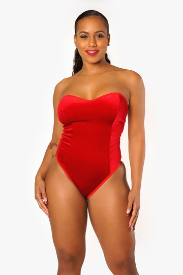 Body sin tirantes de terciopelo rojo